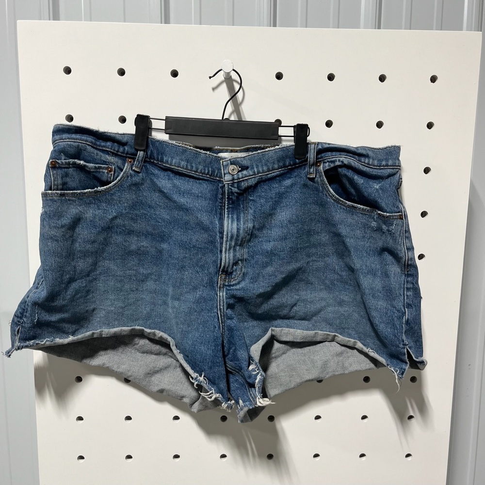 Abercrombie & Fitch 4in Mom Short High Rise Size 36/22